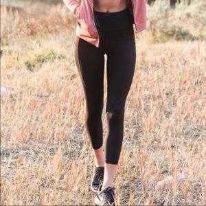 Zyia Black Pocket Light N Tight Hi-Rise Capris 2